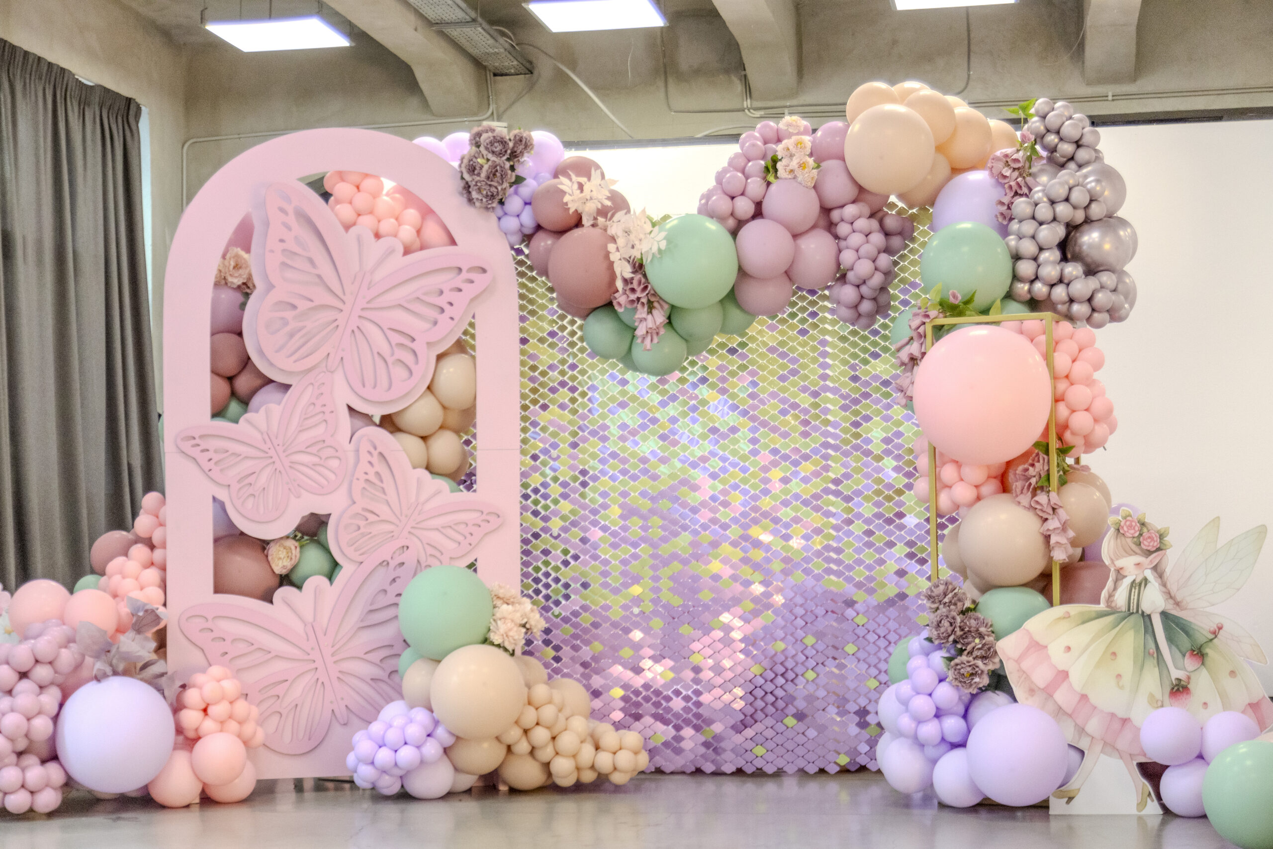 Cursuri de baloane: cum începi corect o afacere din decoruri pentru evenimente 🎈