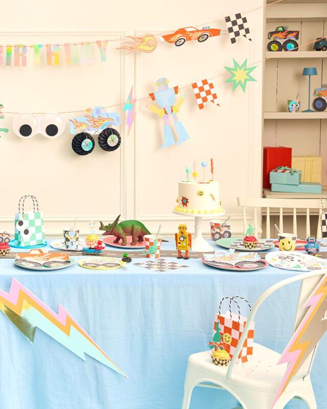 Petrecere Tematica Monster Trucks – PartyBalloons.ro