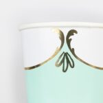 Pahare pastel elegante cu detalii aurii – Inspirație Rococo – Meri Meri