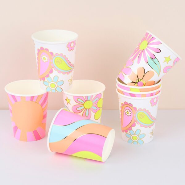 Pahare Flower Power – vibe retro, culori neon și energie pozitivă pentru petreceri memorabile