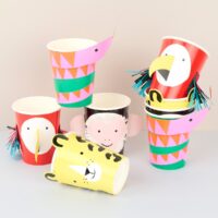 Pahare Jungle Party – aventură tropicală și detalii 3D spectaculoase pentru mesele festive